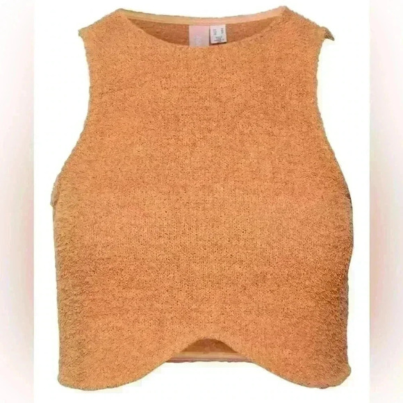 Something New x Klara Hellqvist fluffy wave hem crop top in rust NWT - Picture 2 of 7